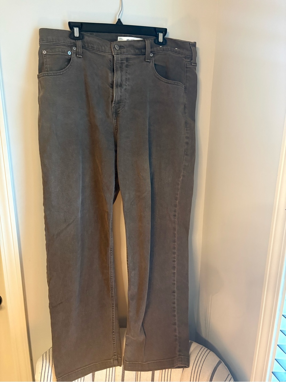 Hollister Men's Straight Jeans in Brown